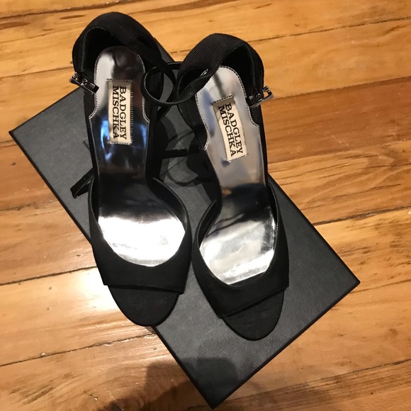 Badgley Mischka black  sandals  w diamonds  heels - Picture 4 of 5